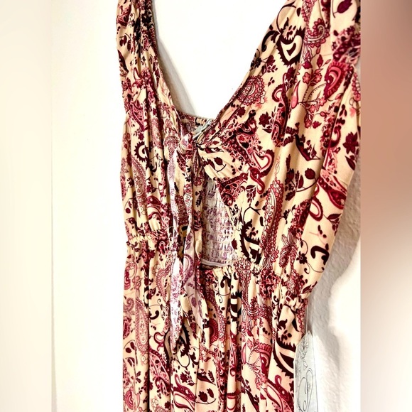 🆕 Justify Pink & Tan Patterned Dress with Front Tie Peak-a-boo - Picture 8 of 15